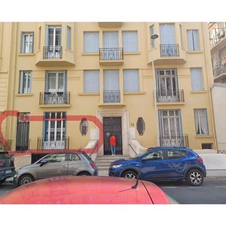 Extraordinaire Grand Studio Au Centre 6 Minutes A Pied De La Plage Et L'Hotel Negresco Niza Exterior foto