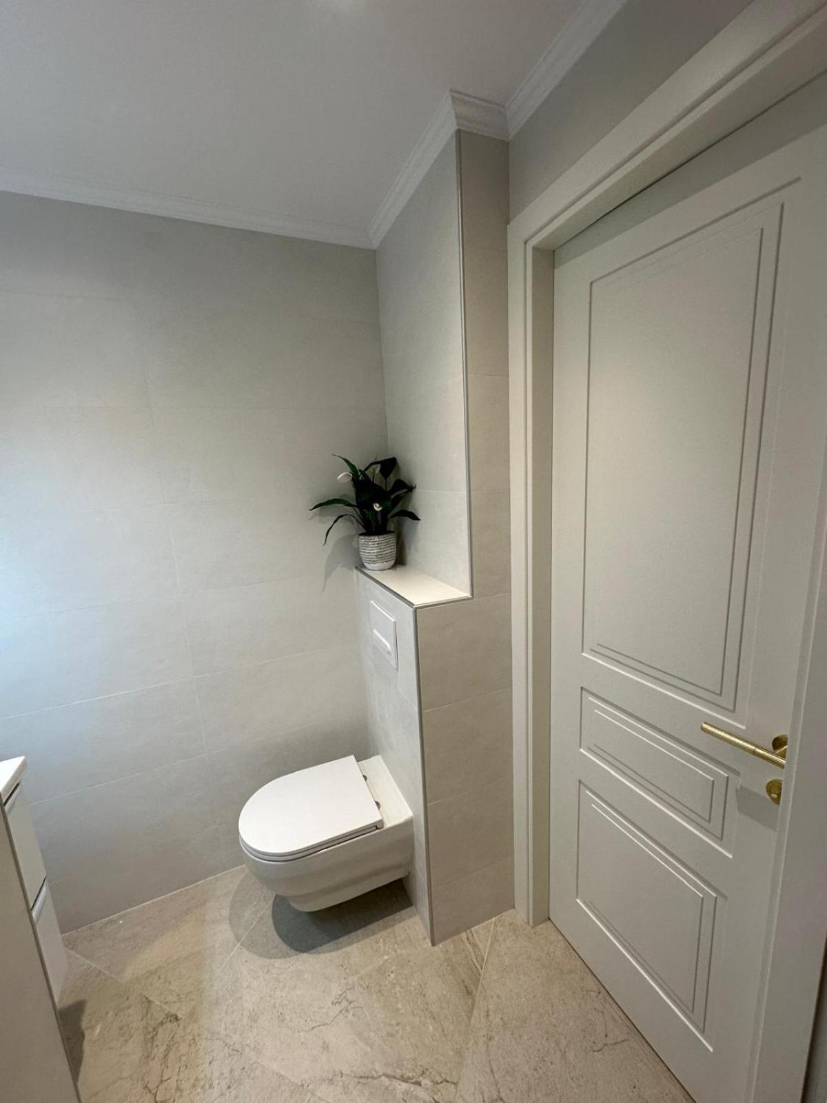 Extraordinaire Grand Studio Au Centre 6 Minutes A Pied De La Plage Et L'Hotel Negresco Niza Exterior foto